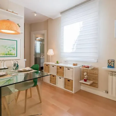 Apartasuite Centro Historico Atico Tranquilo Y Luminoso En El Corazon De Lägenhet