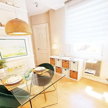 Lägenhet Apartasuite Centro Historico Atico Tranquilo Y Luminoso En El Corazon De