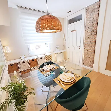 Apartasuite Centro Historico Atico Tranquilo Y Luminoso En El Corazon De Lägenhet *