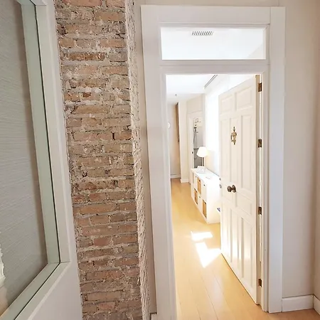 Apartasuite Centro Historico Atico Tranquilo Y Luminoso En El Corazon De Lägenhet