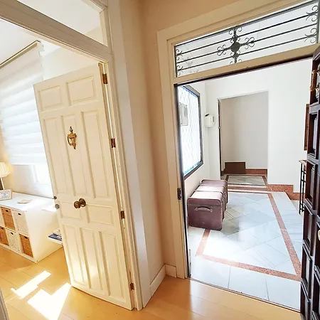 Apartasuite Centro Historico Atico Tranquilo Y Luminoso En El Corazon De Lägenhet *